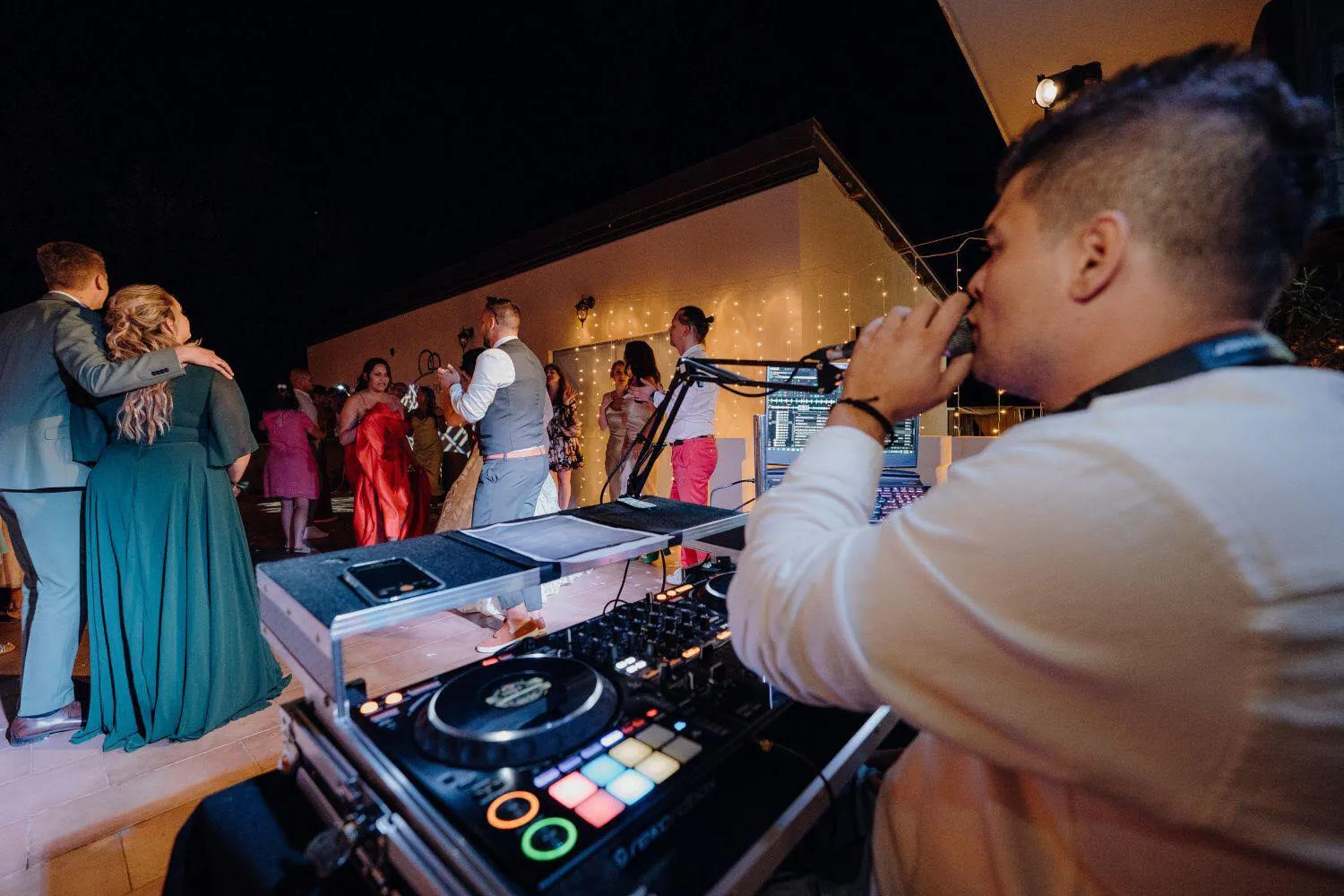 Prvi ples s hladnim iskrama - specijalni efekti na vjenčanju